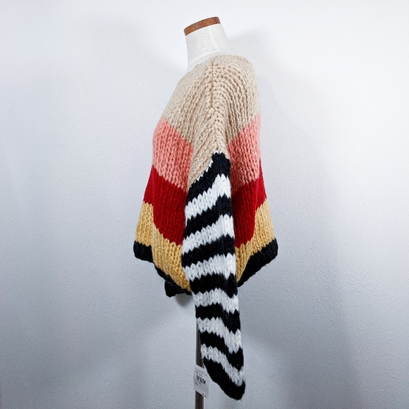 SOLD!! Blank NYC Sweetheart Color Block Sweater Size S - Picture 6 of 12